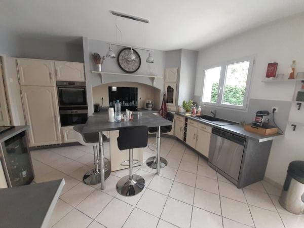 Maison
                                                                                                                                                                                                                                                                                                                        5 pièce(s)                                                                                                                                                                                                          4 chambre(s)                                                                                                                                                                                                          130  m²