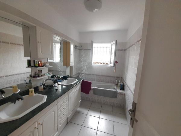 Maison
                                                                                                                                                                                                                                                                                                                        5 pièce(s)                                                                                                                                                                                                          4 chambre(s)                                                                                                                                                                                                          130  m²