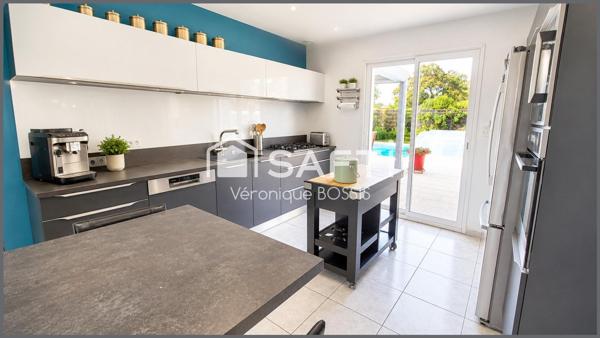 MOUILLERON-LE-CAPTIF – BELLE PROPRIÉTÉ DE 205 m² – PISCINE – 1 217 m² DE TERRAIN PAYSAGÉ
