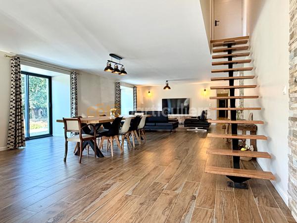 Vente
                Maison190 m² - 4 Pièces -
                    TOLLEVAST (50470)