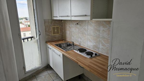 Gentilly (94250) Studio lumineux avec loggia, parking privé et cave – Gentilly RER B