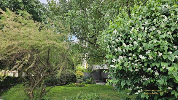 Gentilly (94250) Studio lumineux avec loggia, parking privé et cave – Gentilly RER B