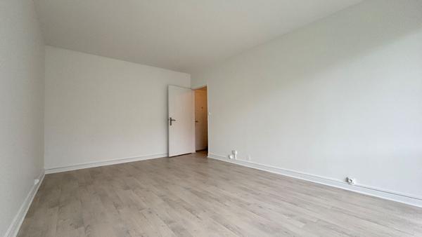 À louer ? 2 pièces vide avec balcon, parking et cave ? Ris-Orangis