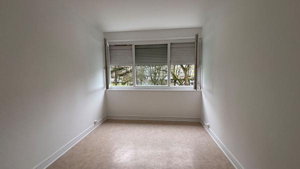 À louer ? 2 pièces vide avec balcon, parking et cave ? Ris-Orangis