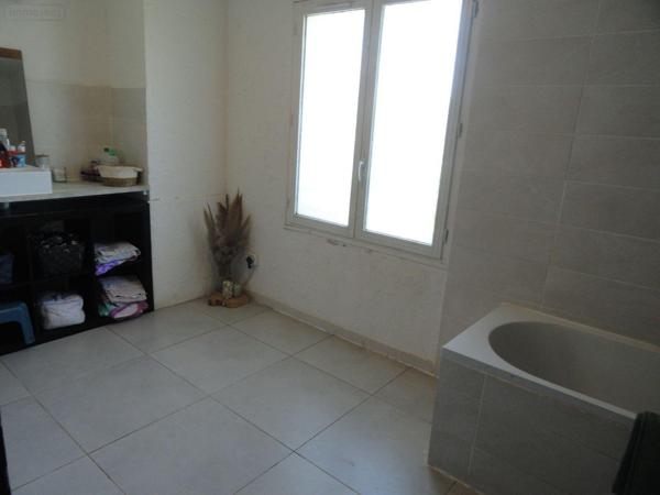Maison individuelle à vendre à Saint-Gilles dans le Gard (30800), ref : 11411/453