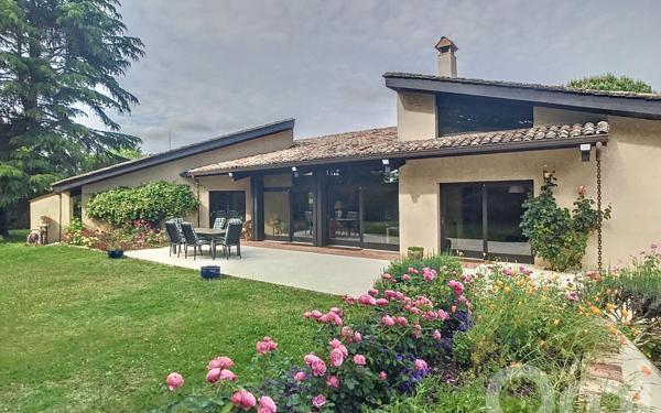 Maison à vendre    7 pièces • 300 m2 Mussidan