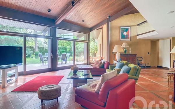 Maison à vendre    7 pièces • 300 m2 Mussidan