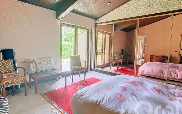 Maison à vendre    7 pièces • 300 m2 Mussidan