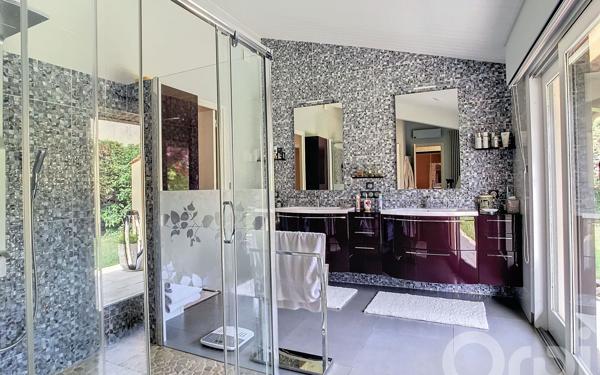 Maison à vendre    7 pièces • 300 m2 Mussidan