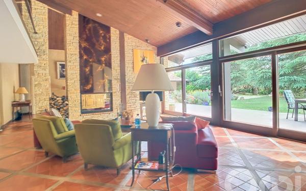 Maison à vendre    7 pièces • 300 m2 Mussidan