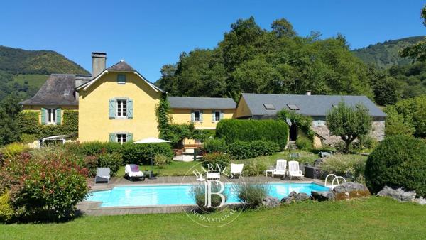 Oloron-Sainte-Marie, Maison 8 Chambres  à vendre