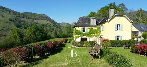 Oloron-Sainte-Marie, Maison 8 Chambres  à vendre