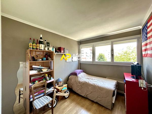 Appartement centre ville 4 pièce(s) €265 000 ** - Référence 4396