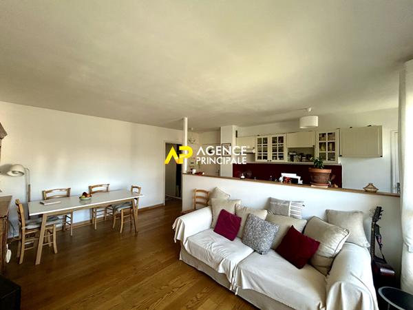 Appartement centre ville 4 pièce(s) €265 000 ** - Référence 4396