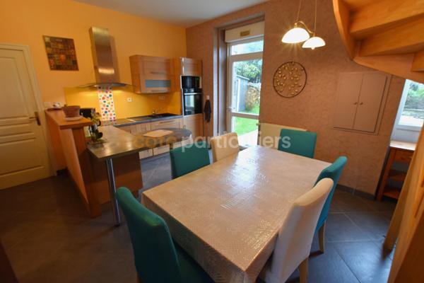 Location Maison93 m² - 4 Pièces - LESNEVEN (29260)