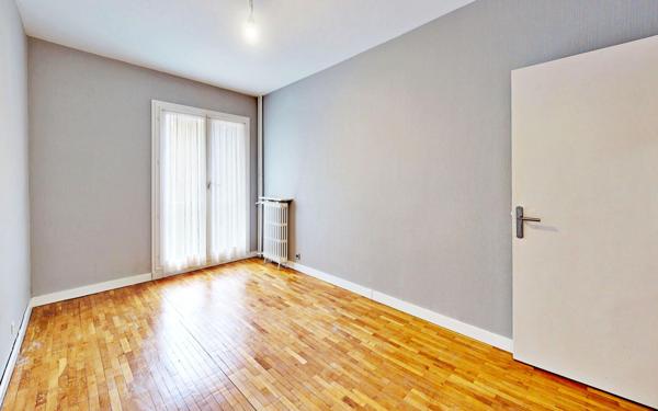 Appartement à vendre    4 pièces • 76,10 m2 Montrouge