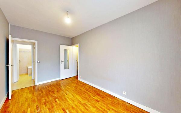 Appartement à vendre    4 pièces • 76,10 m2 Montrouge