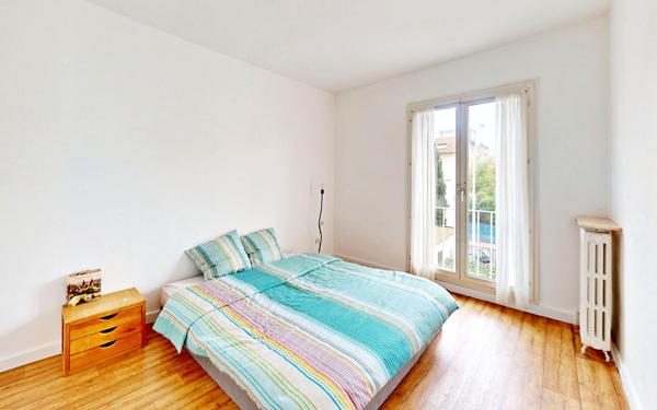 Appartement à vendre    4 pièces • 76,10 m2 Montrouge