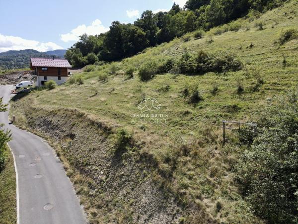 SALLANCHES, Terrains à bâtir viabilisé de 988 M² env, proche du centre.