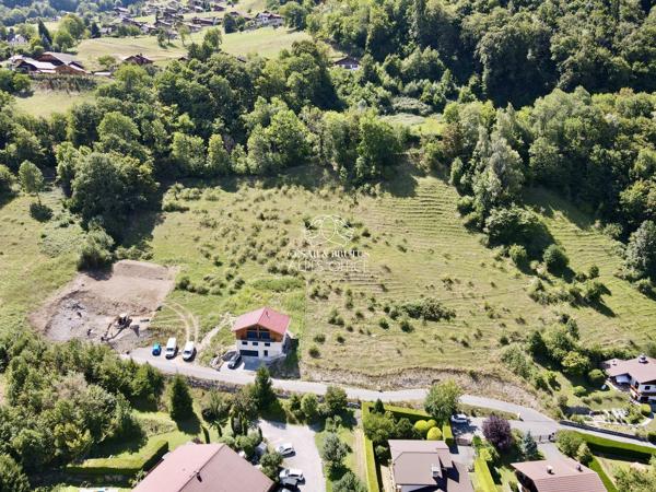 SALLANCHES, Terrains à bâtir viabilisé de 988 M² env, proche du centre.