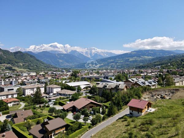 SALLANCHES, Terrains à bâtir viabilisé de 988 M² env, proche du centre.