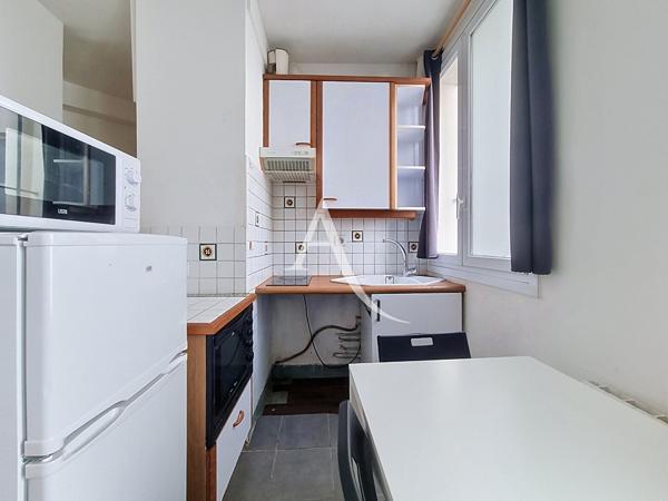 Studio à rénover - Proche République