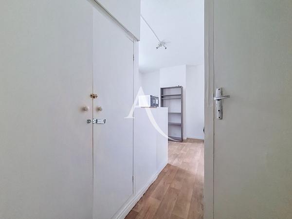 Studio à rénover - Proche République