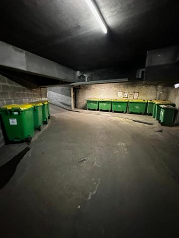 Stationnement à vendre    13 m2    Paris 13
