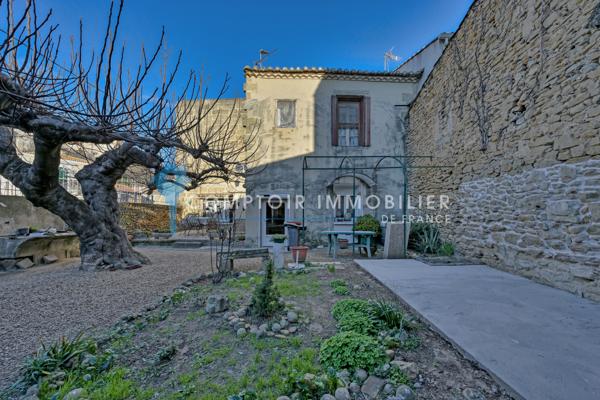 Maison de village
                                                                                                                                                                                                                                                                                                                        6 pièce(s)                                                                                                                                                                                                          4 chambre(s)                                                                                                                                                                                                          140  m²