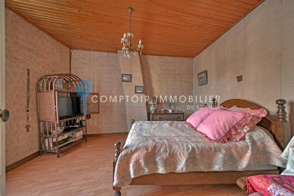 Maison de village
                                                                                                                                                                                                                                                                                                                        6 pièce(s)                                                                                                                                                                                                          4 chambre(s)                                                                                                                                                                                                          140  m²
