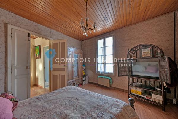 Maison de village
                                                                                                                                                                                                                                                                                                                        6 pièce(s)                                                                                                                                                                                                          4 chambre(s)                                                                                                                                                                                                          140  m²