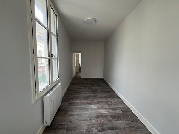 Appartement 1 pièce à louer Châtellerault - 86100 / Réf: 692