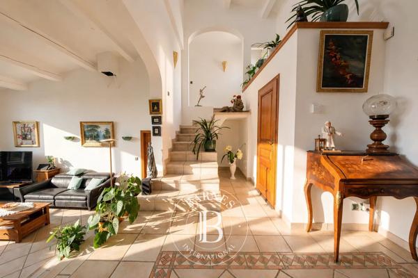 Les Pennes-Mirabeau, Villa 7 Chambres -  334 m² à vendre