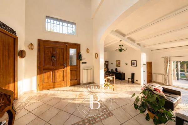 Les Pennes-Mirabeau, Villa 7 Chambres -  334 m² à vendre