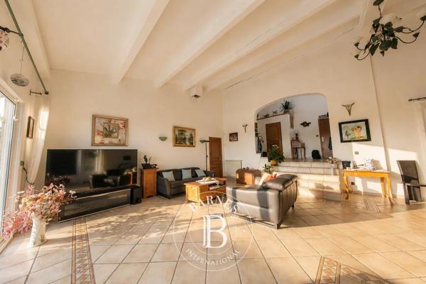 Les Pennes-Mirabeau, Villa 7 Chambres -  334 m² à vendre
