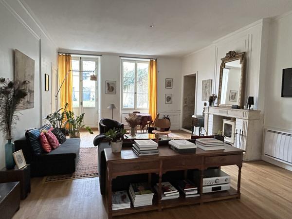 Maison - 10 pièces - 270 m²