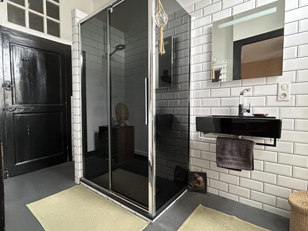 Maison - 10 pièces - 270 m²