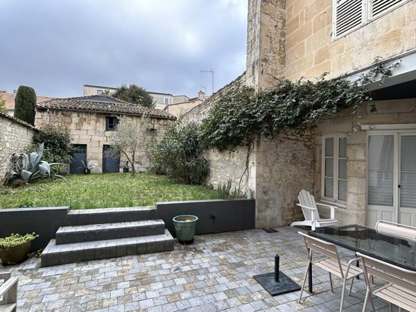 Maison - 10 pièces - 270 m²