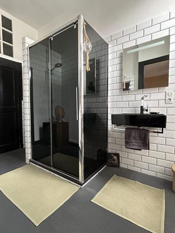 Maison - 10 pièces - 270 m²