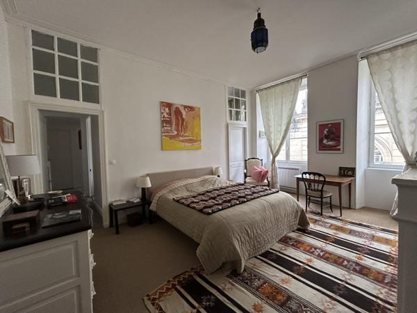 Maison - 10 pièces - 270 m²