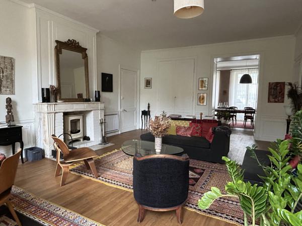 Maison - 10 pièces - 270 m²