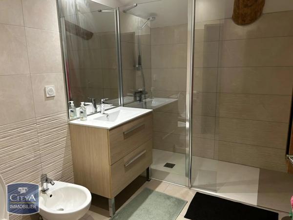 Appartement à louer 4 pièces 93.5m²