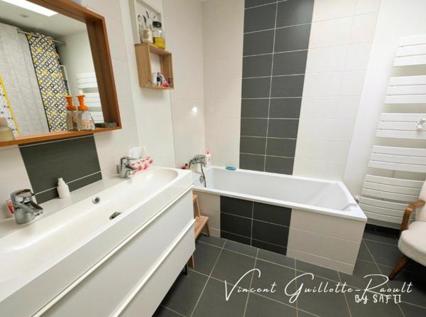 Maison familiale 5 pièces –Garage-terrain 664m²