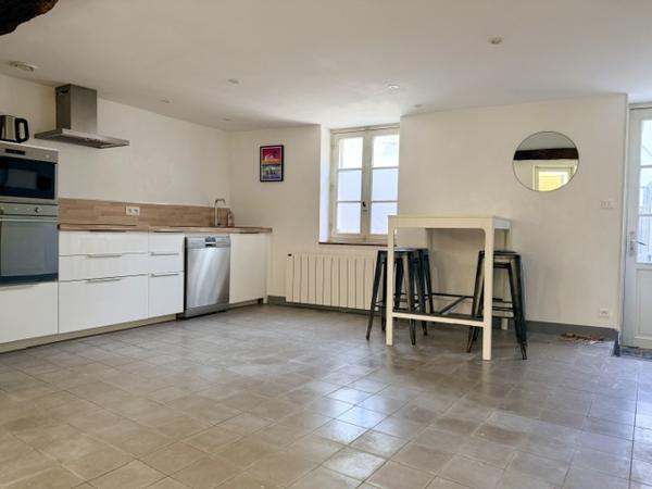 QUARTIER ST-NICOLAS – MAISON EN TRIPLEX
