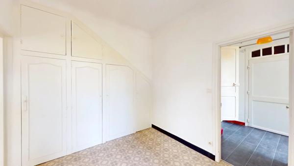 Location                                                      Maison
                        
                     5 pièces                      118 m2                     à Chartres