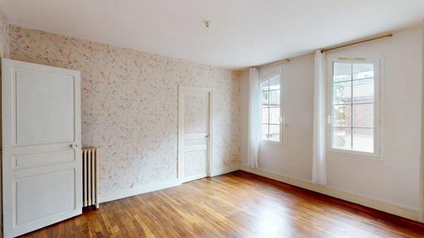 Location                                                      Maison
                        
                     5 pièces                      118 m2                     à Chartres