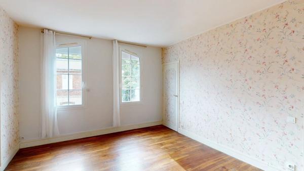 Location                                                      Maison
                        
                     5 pièces                      118 m2                     à Chartres