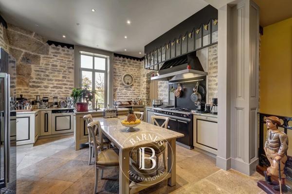 Arbois, Château 5 Chambres -  746 m² à vendre