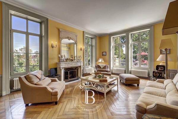 Arbois, Château 5 Chambres -  746 m² à vendre