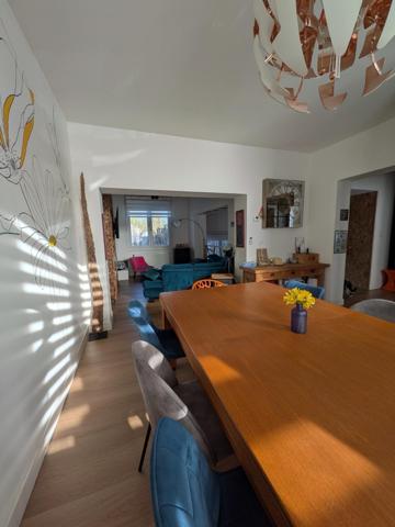 Maison atypique en semi plein pied et semi individuelle avec yourte